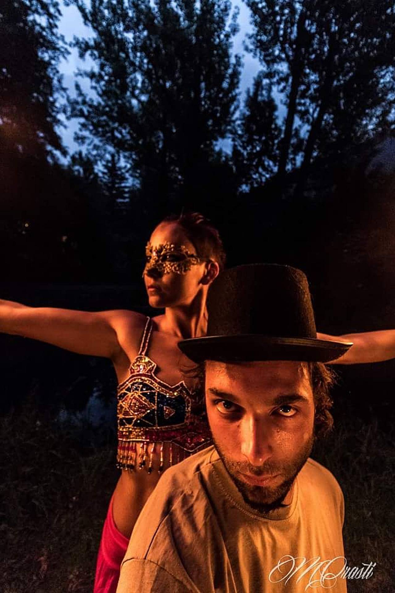 Zariska & Salis Juggling Duo